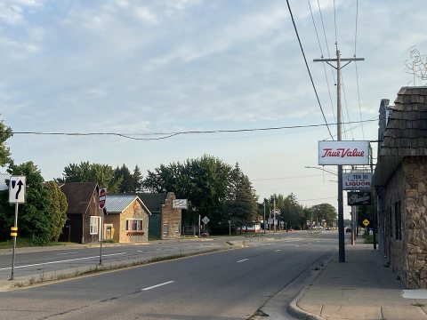 Hwy 10 at Beaulieu Street, looking south