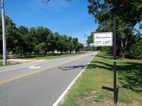 Baconton City limit, Lester Rd WB