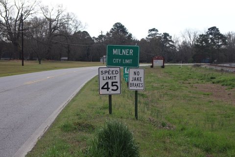 Milner City Limit Old US41 SB
