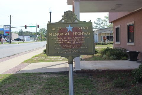 Blue Star Memorial Highway marker