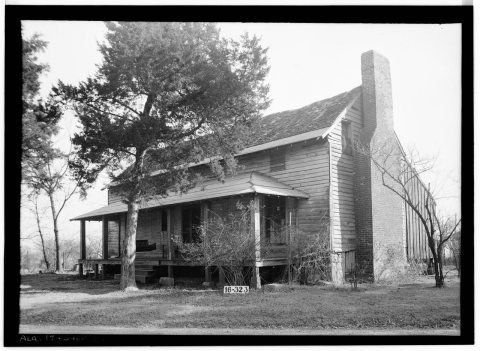GENERAL FRONT VIEW. - Bonner House, 2708 Tenth Avenue, Sheffield, Colbert County, AL HABS ALA,17-SHEF,1-1