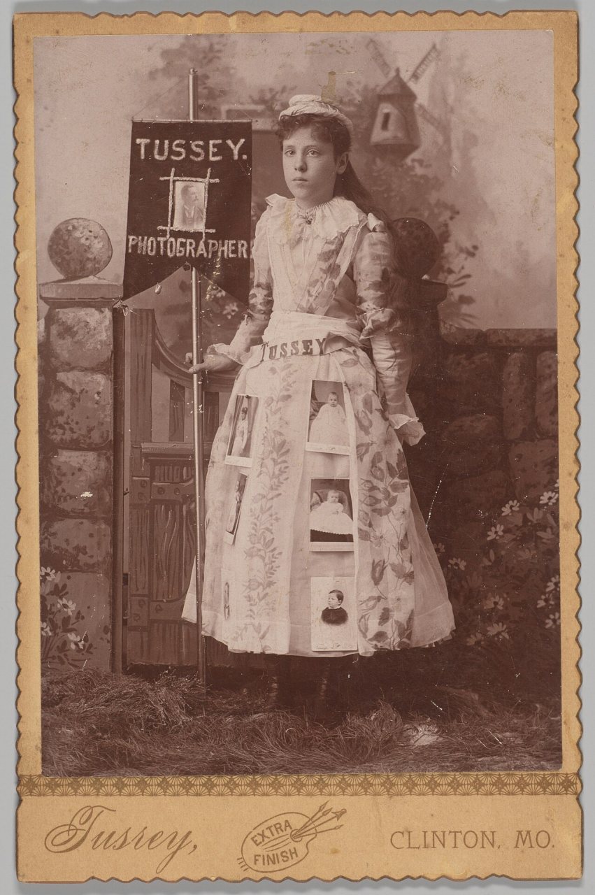 Merchants' Carnival Portrait Tussey Photography Studio, Clinton, Missouri (MET 2024.610.138) DP-43423-411