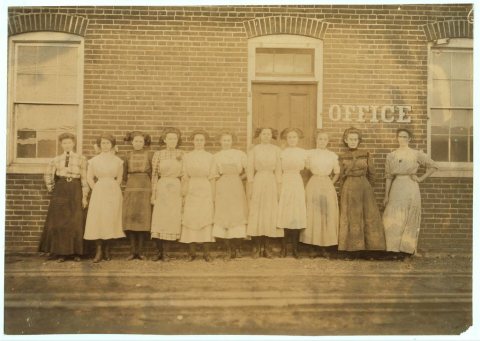 Group of Young Girls Working in Peerless Box Co