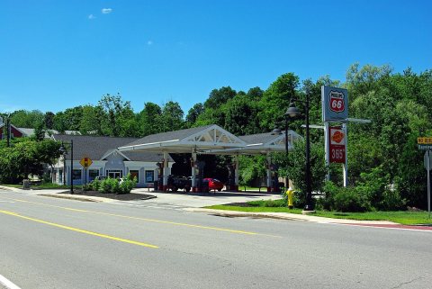 Gas station Dover Rd
