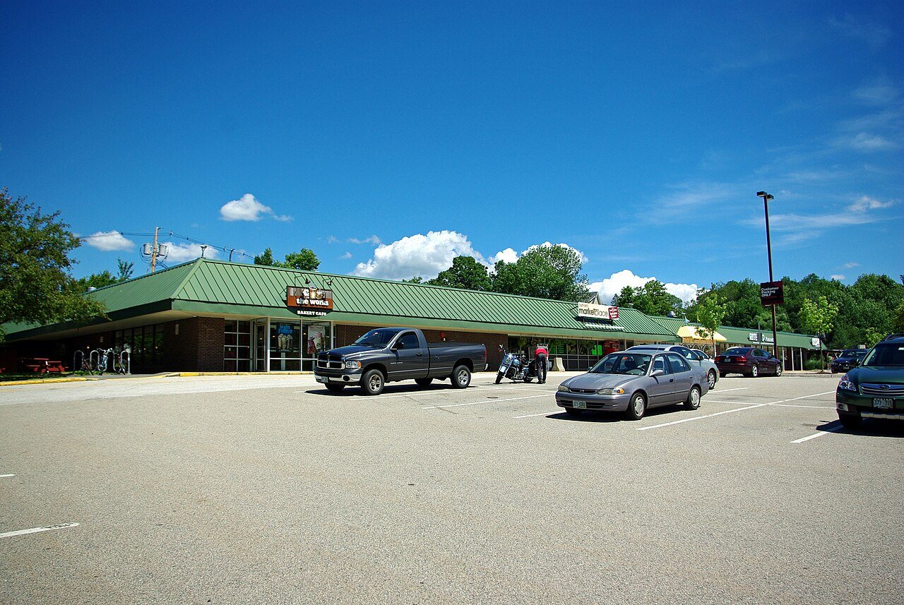 Mill Plaza, Mill Rd