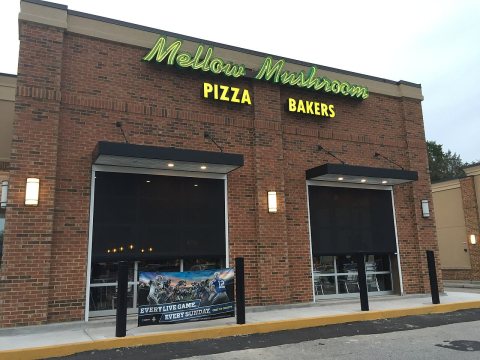 Mellow Mushroom in Hiram, Georgia, September 2016