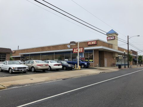 2018-05-19 14 30 35 Acme supermarket along Burlington County Route 537 (Main Street) in Maple Shade Township, Burlingto…