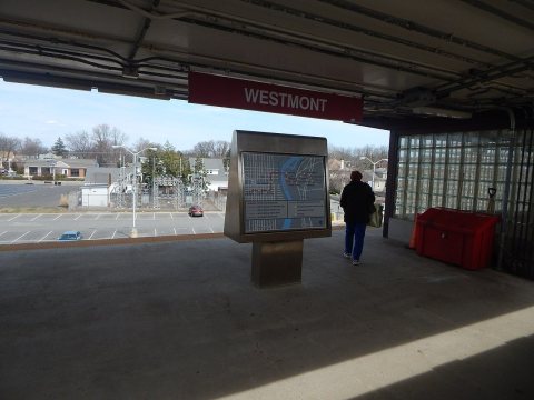 Platform view at Westmont PATCO station, April 2015