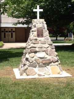Cairn memorial