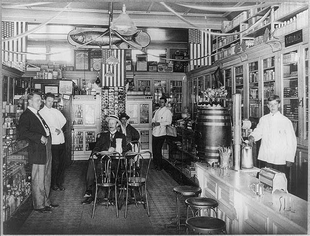 New York. Long Island. Islip, Collins Pharmacy (interior)