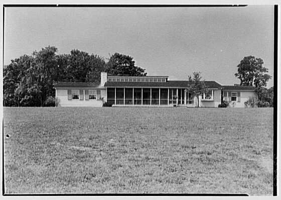 Arthur W. Rossiter, Jr., residence on St. Marks Lane, Islip, Long Island. LOC gsc.5a03333