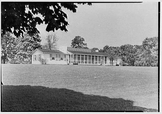 Arthur W. Rossiter, Jr., residence on St. Marks Lane, Islip, Long Island. LOC gsc.5a03334