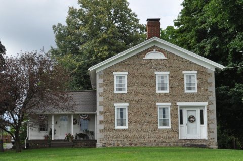 JuniusNY JohnGravesCobblestoneHouse