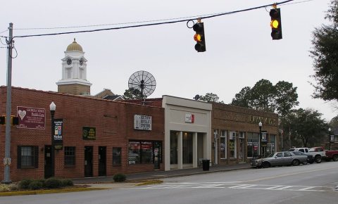 MetterGeorgiaDownTownLookingTowardsCourtHouse