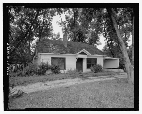Front facade, south facing - J.W. Mann House, 1918 Dresden Drive