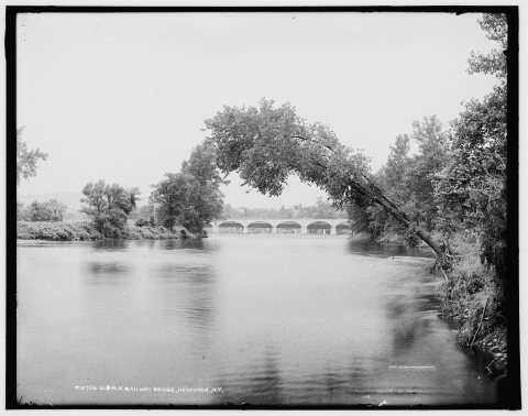 U. & M.V. railway bridge