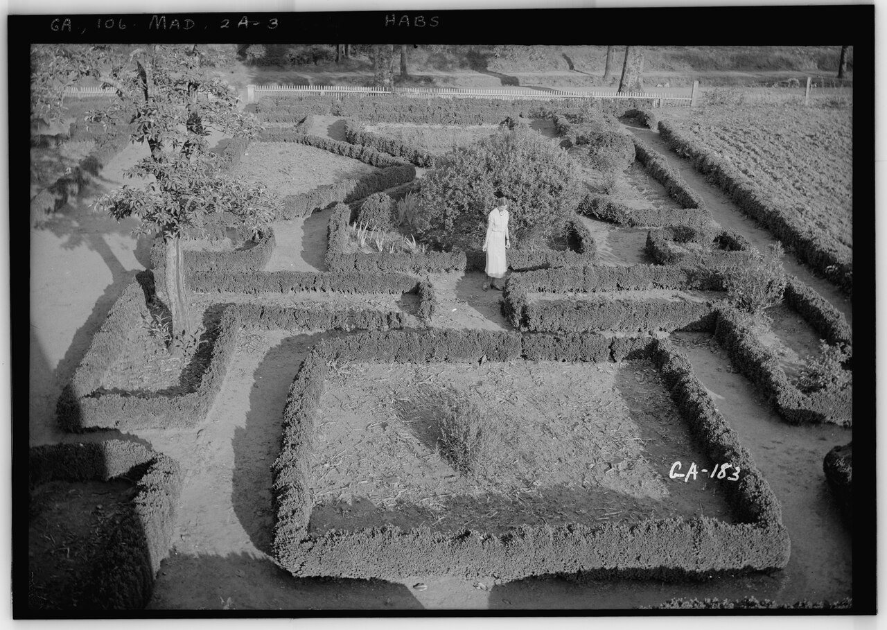 Historic American Buildings Survey L. D. Andrew - Photographer June, 5, 1936 GARDEN LOOKING S.E. FROM SECOND STORY WIND…
