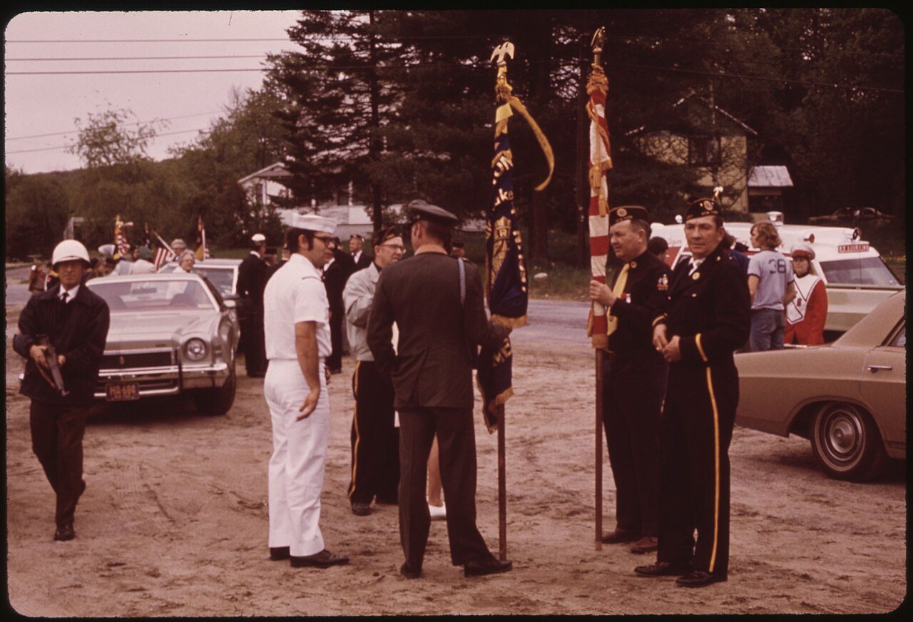 CITIZENS OF INLET, NEW YORK, PREPARE FOR MEMORIAL DAY PARADE
