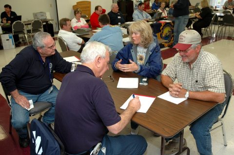 FEMA - 34791 - Residents in the Disaster Recovery Center in Georgia