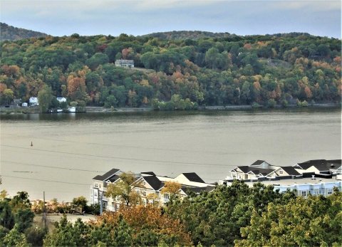 Dutchess Apartments, Poughkeepsie and Hudson River