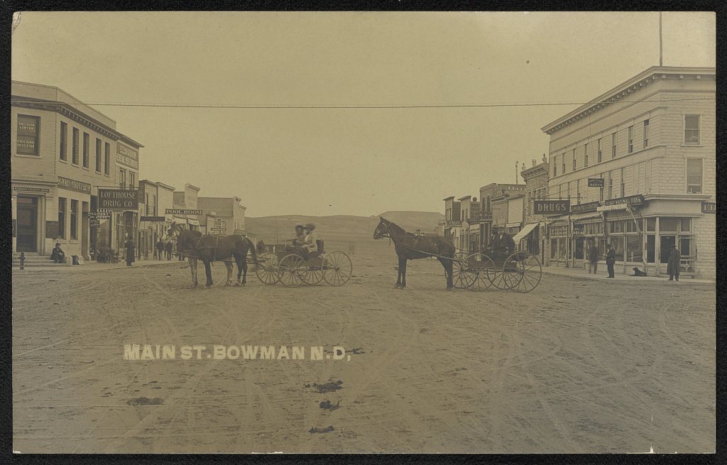 Main St
