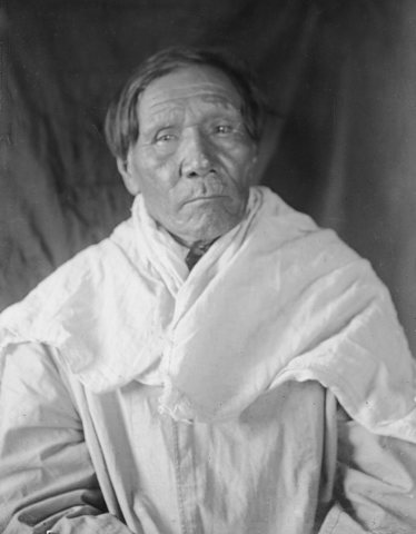 Jaw (Ćehu′pa) or His Fight (Oki' cize-ta'wa) c.1853-1924, photographed in 1913 by Frances Densmore a