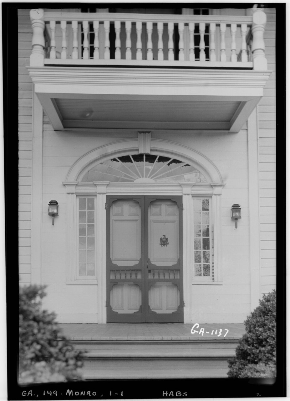 Historic American Buildings Survey L. D. Andrew, Photographer Aug. 12, 1936 FRONT DOORWAY - Birscoe-Selman House
