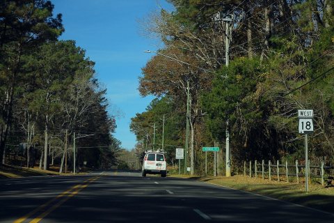 AL18 West Sign - Vernon 17 Miles