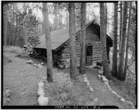 Cabin 2, view facing northwest. - Peavy Cabins, Cabin 2, Block A, Lot 1