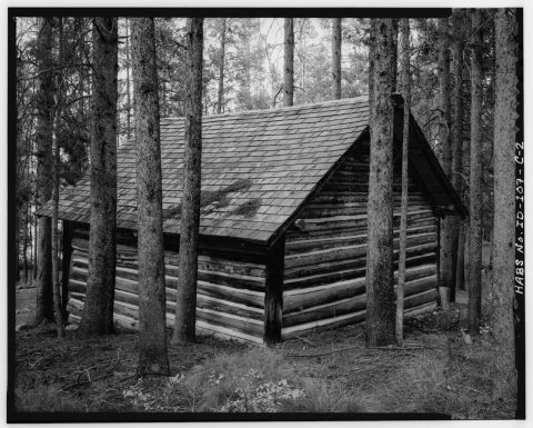 Cabin 3, view facing northeast. - Peavy Cabins, Cabin 3, Block A, Lot 1