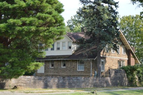Stone bungalow between Burlington and Chesapeake