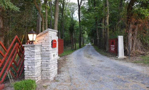William Hobart Vacation Home Entrance Gate