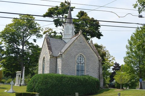 Oakland Cemetery Chapel