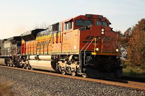 BNSF 8571 SD70