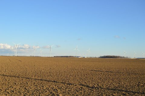 Convoy-Heller Road field with turbines
