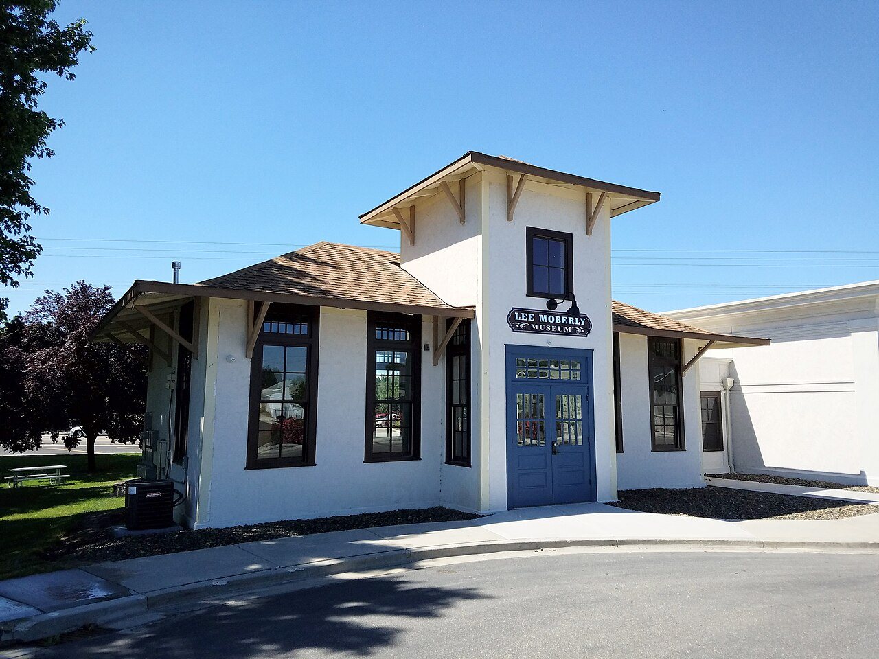 Lee Moberly Museum