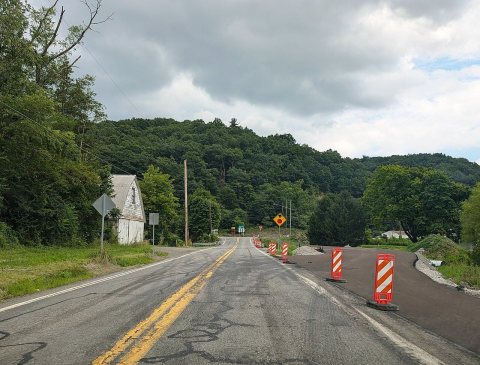 PA 850 eb approaching PA 34 nb, July 2025