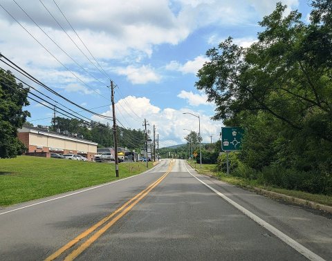 PA 34 sb-PA 850 eb approaching roundabout, Shermans Dale, July 2025