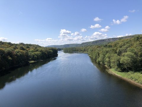 2024-09-20 12 17 11 View down the Delaware River from US 206 (Milford-Montague Bridge) in the Delaware Water Gap Nation…