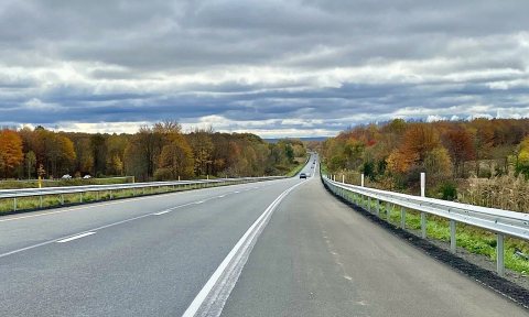 Southbound I-79 on an autumn afternoon, Cussewago Township, Crawford County, Pennsylvania