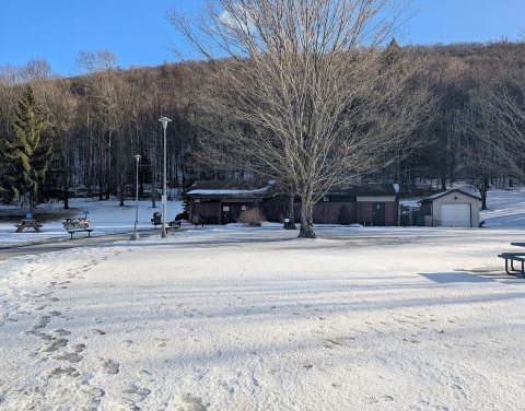 I-80 eb (PA) MP 270 rest area building, Feb. 2025