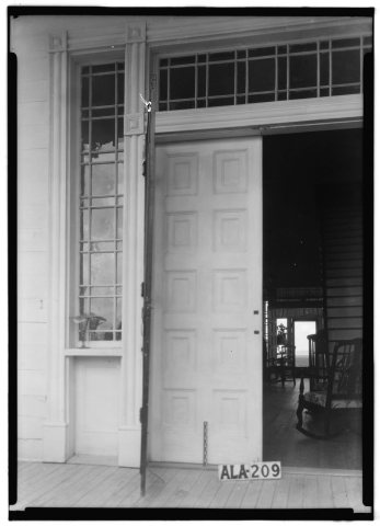 DETAIL OF FRONT DOOR - Boligee Hill, Near U.S. Highway 11, Eutaw, Greene County, AL HABS ALA,32-EUTA.V,1-8