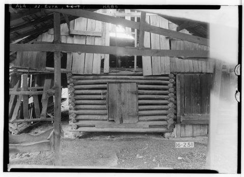 CORN CRIB. - A. W. Smith House, 220 Main Street, Eutaw, Greene County, AL HABS ALA,32-EUTA,9-11