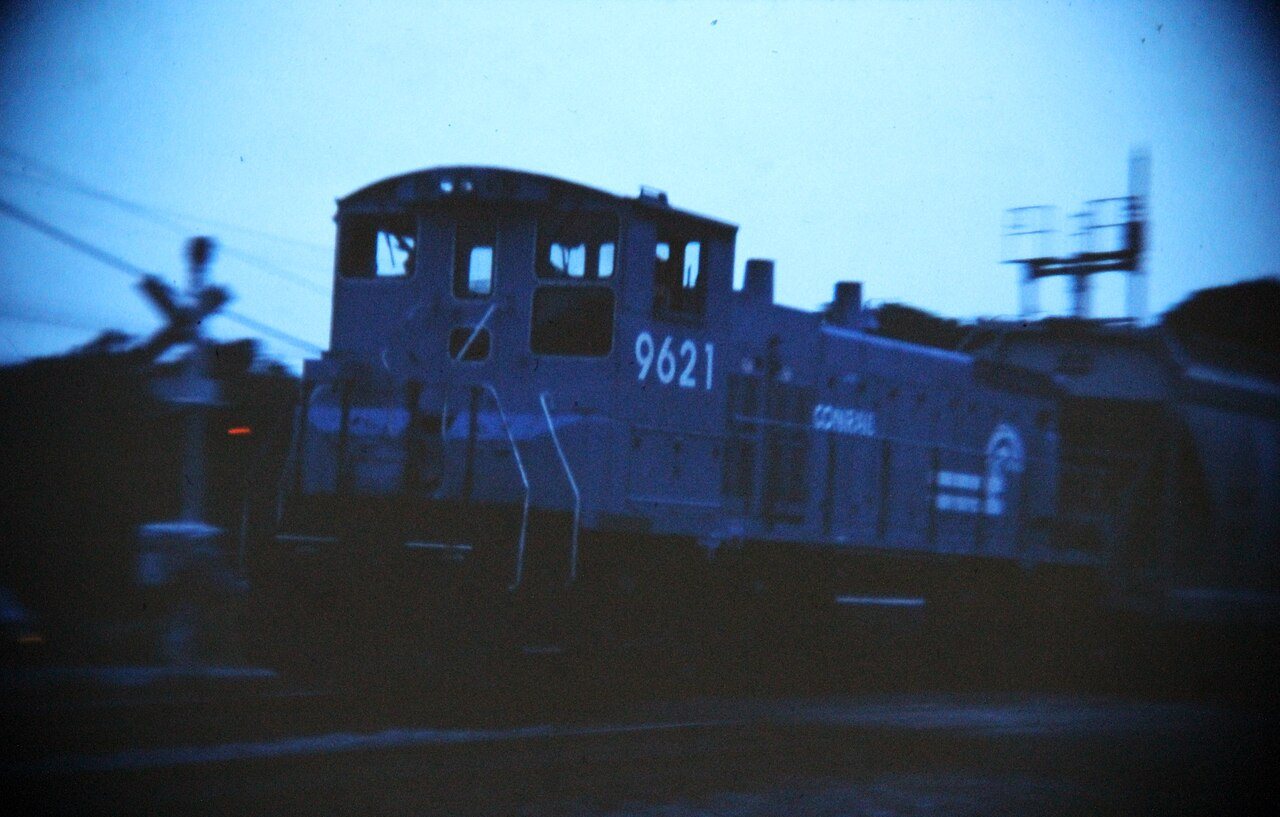 Conrail 9621 (MP15)