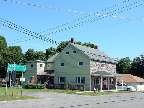 Hazle St, Delano PA 02