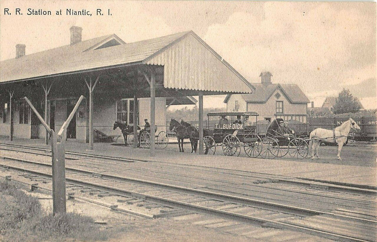 Niantic (RI) station postcard