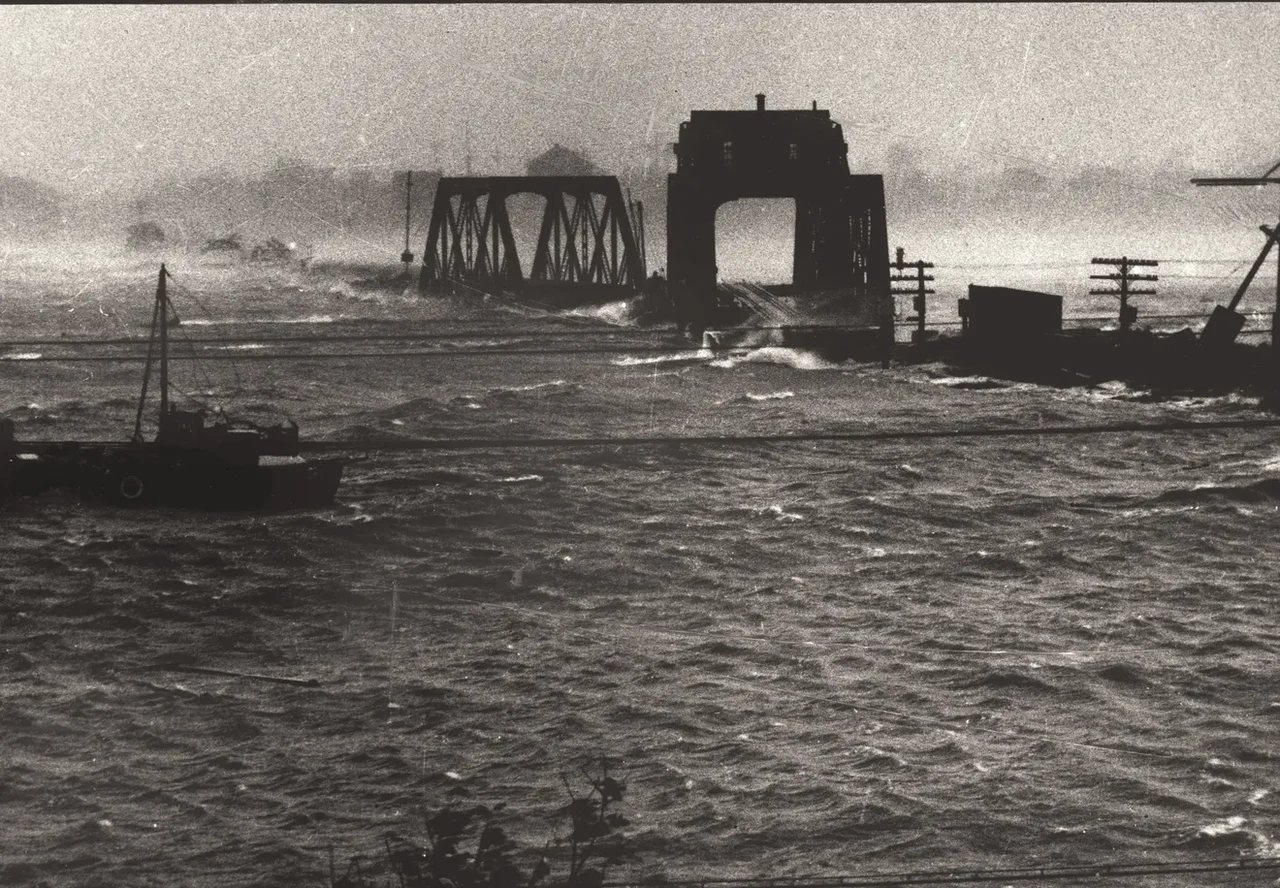 Tiverton, RI railroad bridge in the 1938 hurricane