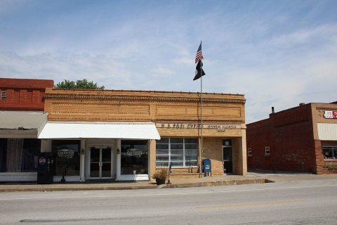 Bowen IL post office 2026-08-30