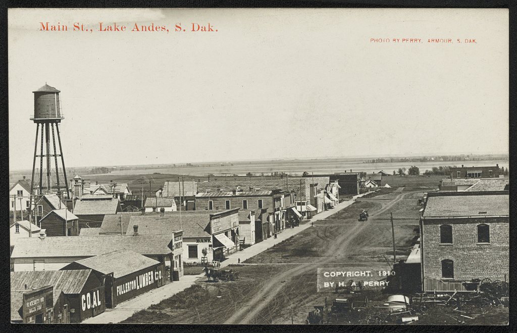 Main St