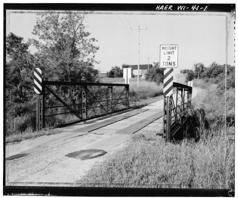 VIEW OF BRIDGE, LOOKING WEST - Beaver Dam Road Bridge, Spanning Rock River, on Beaver Dam Road